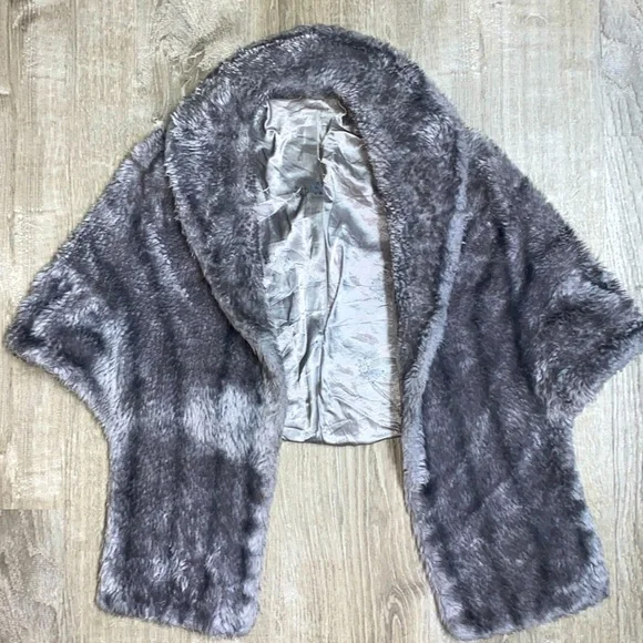Vintage Regina Glenara by Glenoit Faux Fur Stole gray Wrap Lined USA - Picture 1 of 5